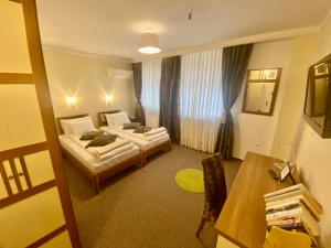 Twin Room room in Halvat Guesthouse