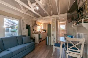 174 #5 North Shore Boulevard East Sandwich - Quarterboard #5