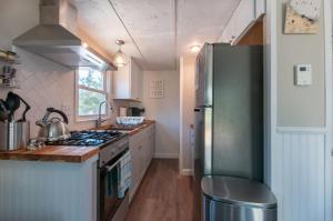 174 #5 North Shore Boulevard East Sandwich - Quarterboard #5