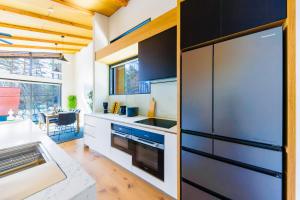 Credence Chalets by HHG