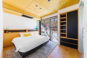 Credence Chalets by HHG