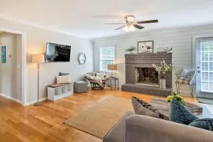 Modern Southern Comforts Home Near Charleston - سوليفانز آيلاند