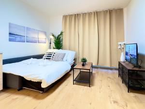 Yarn - brand new - free parking - balcony with city view - Central shopping mall