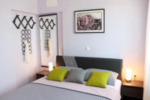 Apartments with parking space Opric, Opatija - 7753