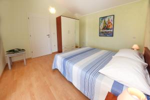 Family friendly house with a swimming pool Mofardini, Central Istria - Sredisnja Istra - 20586