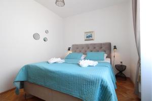 Apartments with parking space Fazana - 20637