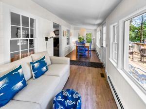 379 Oak Street Harwich Cape Cod - - Harwich Hideaway