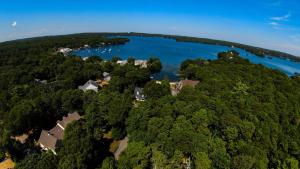 Relax by the Lake: Private Beach Views