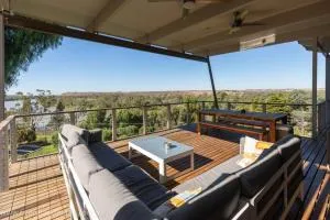 Executive House - Aruma - Bow Hill