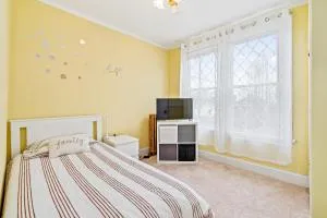 Cozy Stay in Pittsburgh - West Homestead