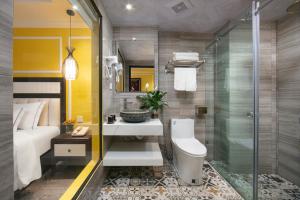 Phòng Gia Đình Có Ban Công (Family Room with Balcony)