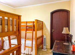 Chacara elegante com piscina e lazer em Atibaia SP