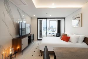 Le Collective Gangnam SAC Signity