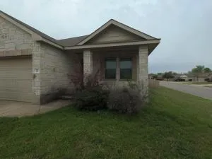 Spacious home with WiFi/AC - Salado