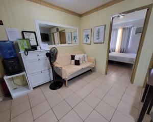 ENTIRE 2BR CONDO UNIT@8 SPATIAL CONDOMINIUM