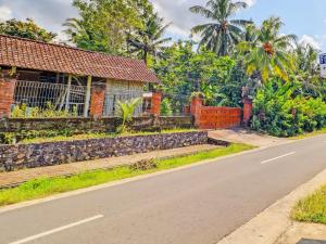 Hotel O Sekar Jagat Near Pantai Baluk Rening