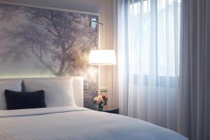 Hotels Renaissance Paris Nobel Tour Eiffel Hotel : photos des chambres
