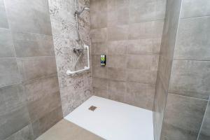 Hotels Sure Hotel by Best Western Sarlat-la-Caneda : Chambre Standard avec 1 Lit Double et 1 Lit Simple