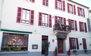 Hotels Hotel Le Biarritz - Vichy : photos des chambres