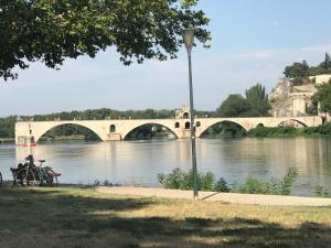 Maisons d'hotes Confortable villa entre Nimes, le Pont du Gard, Uzes, Arles, Avignon : photos des chambres