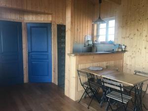 Maisons de vacances Maison en bois dans un pre : photos des chambres