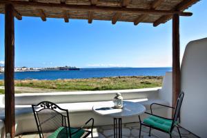 Parathyro sto Aigaio 2 - Small Suites Tinos Greece