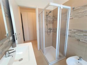 Winter Spring Summer Apartments