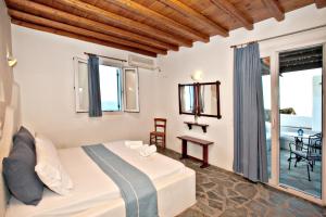 Parathyro sto Aigaio 2 - Small Suites Tinos Greece