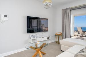 Luxurious apartment in Benalmadena by Costarentals - Ref 35