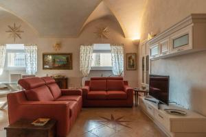 GuestHost - Palazzo Altieri Elegant Apartment