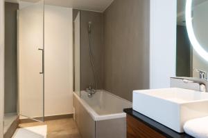 Hotels Crowne Plaza Paris Republique, an IHG Hotel : photos des chambres