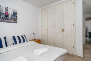 Calahonda park apartment with pool by Costarentals - Ref 91