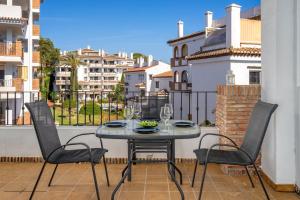 Calahonda park apartment with pool by Costarentals - Ref 91