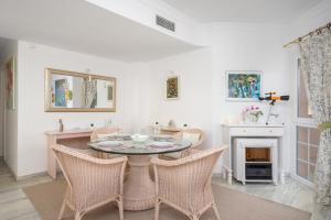 El Porton apt Calahonda by Costarentals - Ref 95