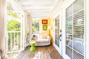 Dreamy Cottage in Grace Bay with BBQ and Bikes Included - The Bight Settlements