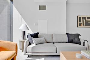 Loop Studio w Pool Gym Lounge nr Riverwalk CHI-633
