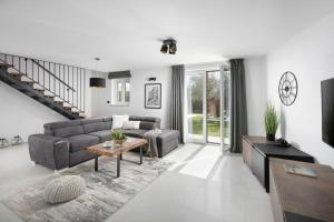 House NoE- with hot tub