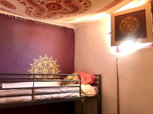 Buddha Bee - 18 to 35 years old only