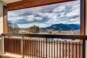 Complex Silver Hills