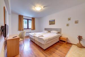 Complex Silver Hills