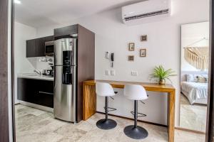 Menesse 102 at Av Coba