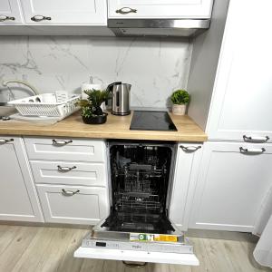 Embassy Studio Mamaia Nord - piscina pe acoperis & parcare gratis