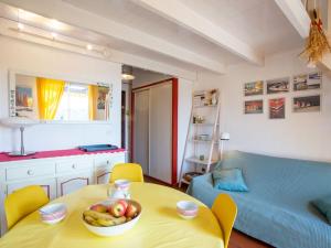 Apartment Les Mas de Pramousquier-1 by Interhome