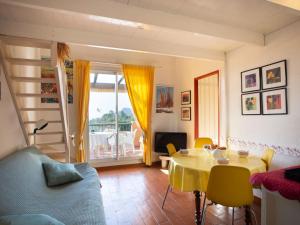 Apartment Les Mas de Pramousquier-1 by Interhome