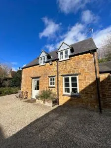 Charming Cotswold stone cottage in the Oxfordshire countryside - Lower Boddington