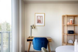 Redmond 1BR w Gym WD Courtyard nr buses SEA-351