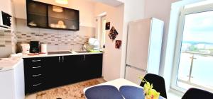 New Luxury Central Apartment