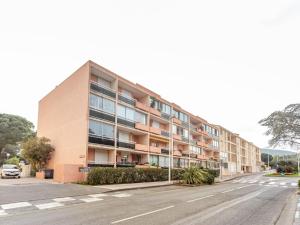 Studio Côte dAzur-10 by Interhome
