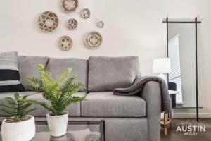 Walk to Everything - Fun Hyde Park Space King Bed