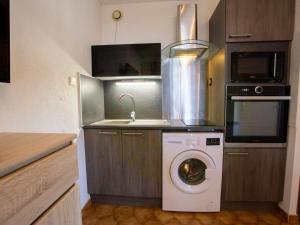 Apartment Les Régatiers by Interhome
